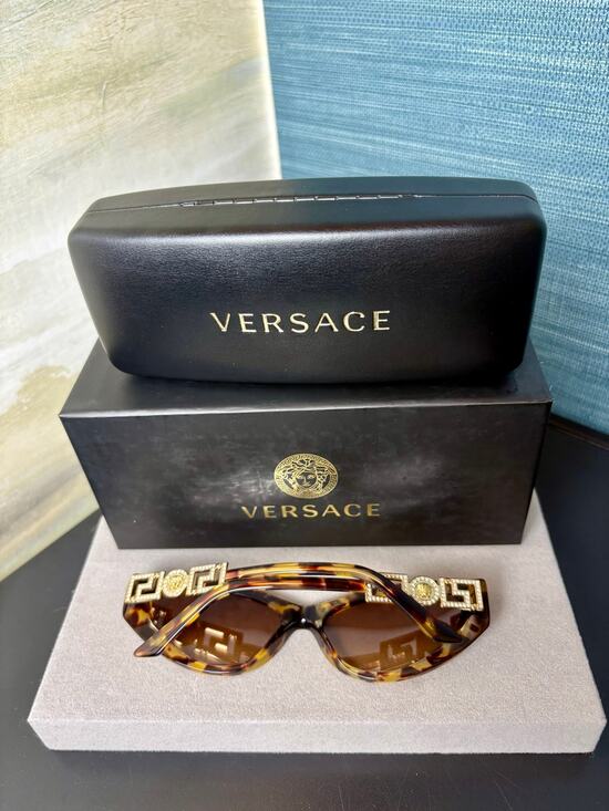 Versace Accessories - Never Worn - Versace - Cat Eye Sunglasses VE4470-B 5470/13